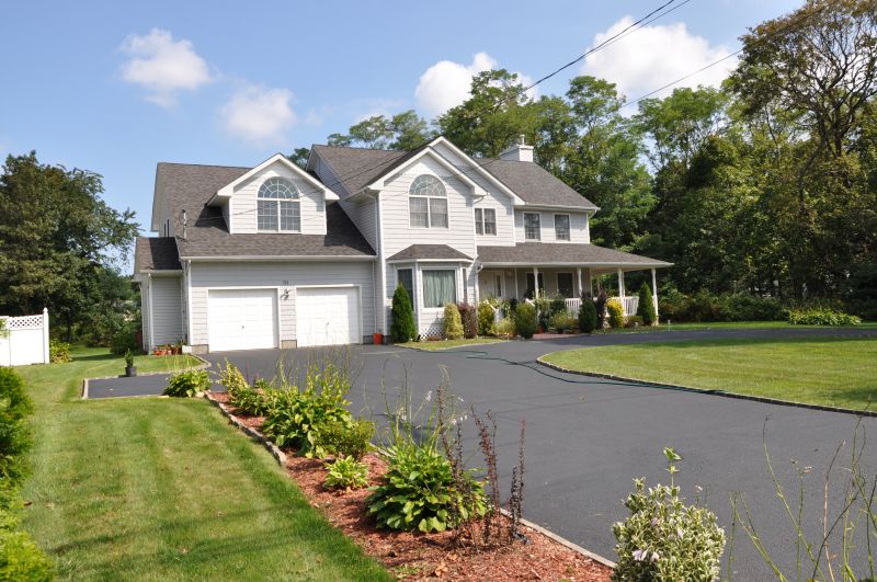 Asphalt Driveway Resurfacing in Tampa, FL